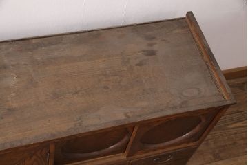 和製アンティーク　前面ケヤキ材　脚または台輪を付けてリメイク!丸窓付きの時代箪笥サイドボード(テレビ台、収納棚、戸棚)(R-050885)