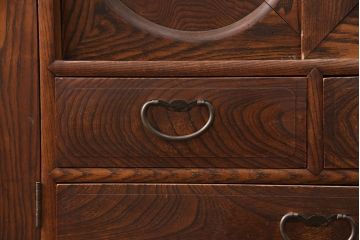 和製アンティーク　前面ケヤキ材　脚または台輪を付けてリメイク!丸窓付きの時代箪笥サイドボード(テレビ台、収納棚、戸棚)(R-050885)