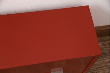 【オーダー注文・受注生産商品】赤いカシュー塗りが印象的!お部屋に華やぎを添える置型仏壇です。スペースを有効活用して扉を須弥壇に。和室や和モダンなリビングにも合います。お客様のご希望に合わせたオーダーも可能。大切な家族のために次世代につなぐ、ラフジュ工房オリジナルのお仏壇(小型仏壇、手作り仏壇)(R-050887)