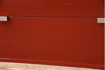 【オーダー注文・受注生産商品】赤いカシュー塗りが印象的!お部屋に華やぎを添える置型仏壇です。スペースを有効活用して扉を須弥壇に。和室や和モダンなリビングにも合います。お客様のご希望に合わせたオーダーも可能。大切な家族のために次世代につなぐ、ラフジュ工房オリジナルのお仏壇(小型仏壇、手作り仏壇)(R-050887)