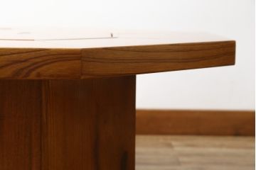 中古　職人手造り　民芸家具　総欅(ケヤキ)材　無垢材　八角型の形が珍しい!!凝った造りの関西火鉢(木製火鉢、火鉢テーブル、囲炉裏テーブル、八角炉、座卓、ローテーブル、センターテーブル)(R-050894)