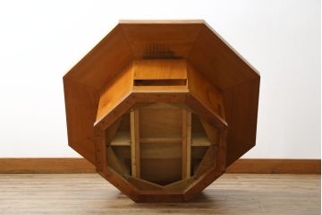 中古　職人手造り　民芸家具　総欅(ケヤキ)材　無垢材　八角型の形が珍しい!!凝った造りの関西火鉢(木製火鉢、火鉢テーブル、囲炉裏テーブル、八角炉、座卓、ローテーブル、センターテーブル)(R-050894)
