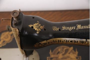 ジャンク品　SINGER(シンガー)社　お洒落なアンティークの空間を演出するミシンテーブル(シンガーミシン、ミシン台、ディスプレイ、工業用ミシン)(R-050895)