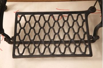 ジャンク品　SINGER(シンガー)社　お洒落なアンティークの空間を演出するミシンテーブル(シンガーミシン、ミシン台、ディスプレイ、工業用ミシン)(R-050895)