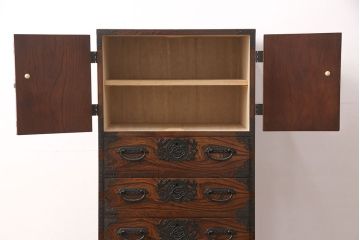 中古　国産民芸家具　観音開き戸付き　人気の縦型!スリムなサイズでお部屋に取り入れやすい収納箪笥(立長箪笥、引き出し、サイドチェスト)(R-050896)
