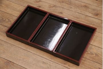 中古　民芸家具　虹色に輝く螺鈿細工が繊細な美しさを放つ収納棚(戸棚、キャビネット)(定価約35万円)(R-050897)