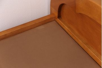 中古　極美品　特注品　横浜クラシック家具　ダニエル(Daniel)　　温かい雰囲気と上品なデザインが魅力的なベッドフレーム(セミダブル〜ダブル)(R-050898)