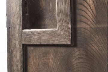 和製アンティーク　総ケヤキ材　上手物!重厚感のある厚みと堅牢な佇まいが魅力の格子蔵戸(建具、引き戸、玄関戸)(R-050899)