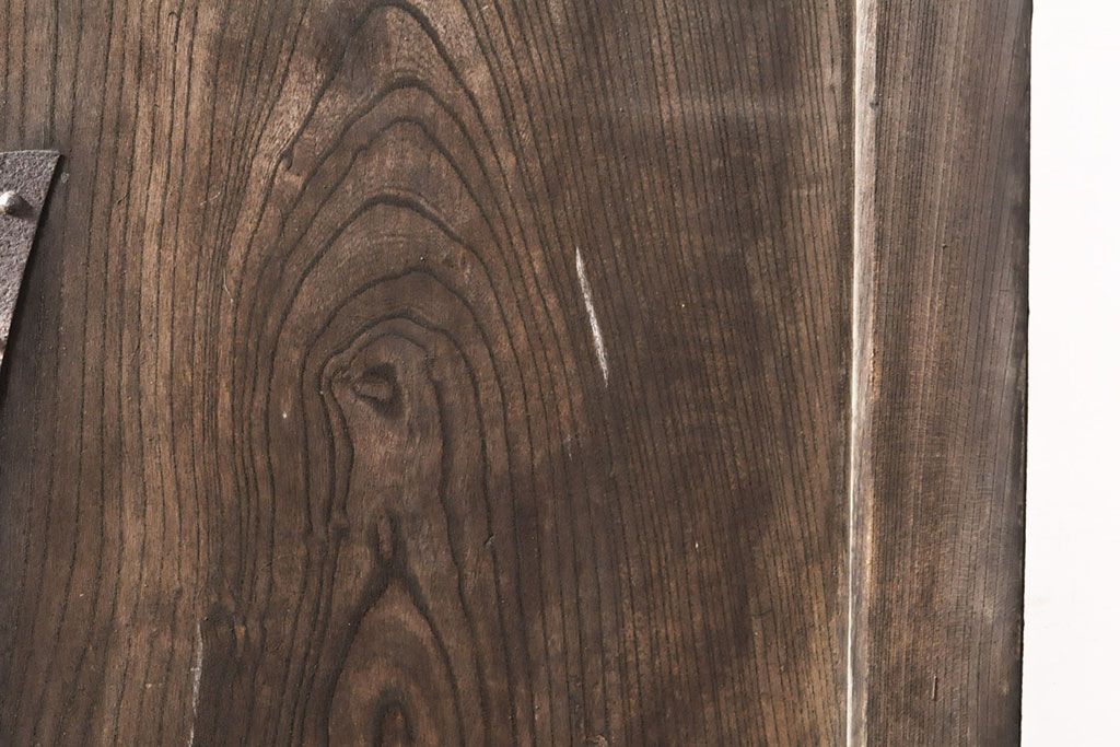 和製アンティーク　総ケヤキ材　上手物!重厚感のある厚みと堅牢な佇まいが魅力の格子蔵戸(建具、引き戸、玄関戸)(R-050899)