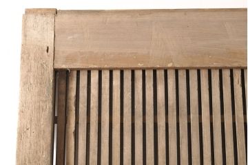 和製アンティーク　総ケヤキ材　上手物!重厚感のある厚みと堅牢な佇まいが魅力の格子蔵戸(建具、引き戸、玄関戸)(R-050899)