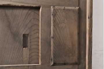 和製アンティーク　総ケヤキ材　上手物!重厚感のある厚みと堅牢な佇まいが魅力の格子蔵戸(建具、引き戸、玄関戸)(R-050899)