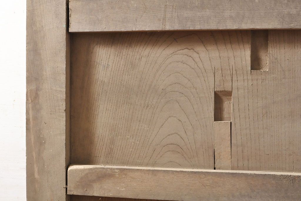 和製アンティーク　総ケヤキ材　上手物!重厚感のある厚みと堅牢な佇まいが魅力の格子蔵戸(建具、引き戸、玄関戸)(R-050899)