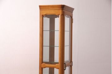 中古　超美品　横浜クラシック家具　ダニエル(Daniel)　E-214　上品な佇まいのエトランジェキュリオケース(キャビネット、ガラスケース、店舗什器)(定価約77万円)(R-050903)