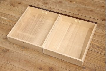 中古　超美品　国産民芸家具　中桐材　ケヤキ材の美しい杢目が上品さを漂わせる文机(座卓、平机、ローテーブル)(R-050904)