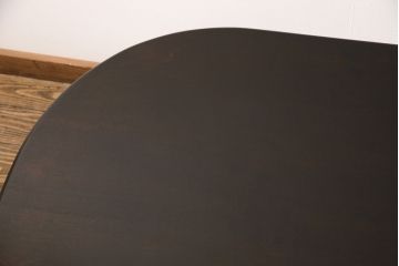 中古　松本民芸家具　深みのある色合いが高級感を醸し出すトレッスル楕円卓(定価約29万円)(2人掛けダイニングテーブル、オーバル型)(R-050906)