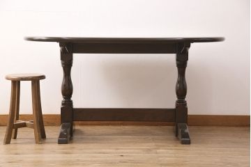 中古　松本民芸家具　深みのある色合いが高級感を醸し出すトレッスル楕円卓(定価約29万円)(2人掛けダイニングテーブル、オーバル型)(R-050906)