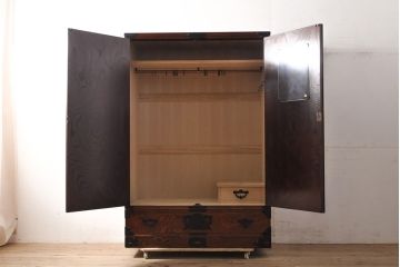 中古　美品　岩谷堂箪笥　かくし付き　仕切りが付いた引き出しが嬉しいワードローブ(洋服タンス、衣装タンス)(R-050907)