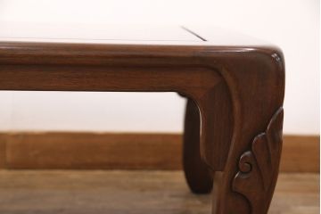 中古　カリン材　赤みがかった色味と艶やかな木肌が美しい正方形の座卓(ローテーブル、花梨材)(R-050908)