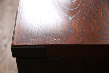 中古　美品　岩谷堂箪笥　菊幸作　ケヤキ材　引き出し2杯が嬉しい!力強い杢目が魅力のローボード(テレビボード、テレビ台、リビングボード、引き出し、チェスト)(R-050909)