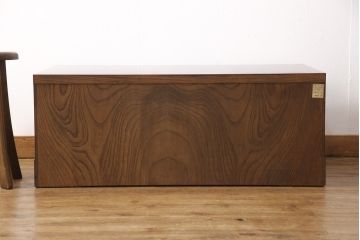 中古　美品　岩谷堂箪笥　菊幸作　ケヤキ材　引き出し2杯が嬉しい!力強い杢目が魅力のローボード(テレビボード、テレビ台、リビングボード、引き出し、チェスト)(R-050909)