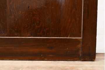 アンティーク建具　明治大正期　亀甲金網付き　深みのある色合いが魅力!和の風情あふれる格子蔵戸(きつね格子、狐格子、格子戸、マス目、升目、玄関戸、引き戸)(R-050912)