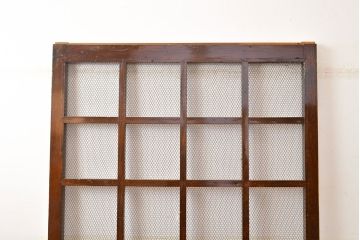 アンティーク建具　明治大正期　亀甲金網付き　深みのある色合いが魅力!和の風情あふれる格子蔵戸(きつね格子、狐格子、格子戸、マス目、升目、玄関戸、引き戸)(R-050912)