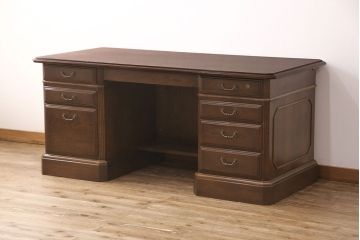 中古　美品　カリモク家具(karimoku)　DOMANI(ドマーニ)　QUEENS LIFE(クイーンズライフ)シリーズ　クラシカルな佇まいが魅力のプレジデントデスク(両袖机、在宅ワーク、在宅用ワークデスク)(定価約35万円)(R-050914)