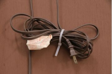 中古　美品　IDC大塚家具　Baker(ベーカー社)　扉のデザインがお洒落なマホガニー材製のキャビネット(食器棚、カップボード、収納棚、飾り棚、陳列棚、戸棚)(定価約200万円)(R-050919)