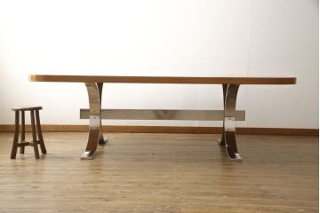 中古　美品　イタリア製　IDC大塚家具取扱い品　特大!存在感のある高級ダイニングテーブル(ミーティングテーブル)(定価約80万円)(R-050920)