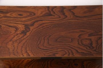 中古　美品　岩谷堂箪笥　美しい杢目と黒い金具が上質な和の雰囲気を演出する飾り棚(収納棚、戸棚、茶棚)(R-050924)