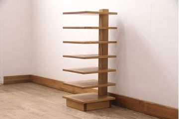 中古　美品　「頑固おやじ」取扱い　総栗無垢材　温かい雰囲気が魅力のシンプルなスリッパ入れ(収納棚)(R-050925)