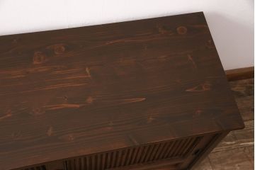 ラフジュ工房オリジナル　古建具リメイク　ケヤキ材建具　洗濯板のような格子建具が印象的なローボード(テレビ台、収納棚、戸棚)(R-050927)