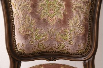 中古　美品　カリモク家具(karimoku)　domani(ドマーニ)　LouisXV(ルイXV)シリーズ　金華山張りのファブリックが高級感をエレガントな雰囲気を高めるダイニングチェア(定価約20万円)(R-050930)
