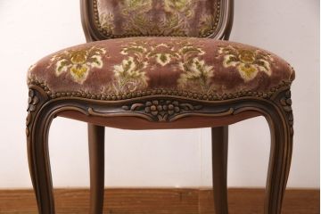 中古　美品　カリモク家具(karimoku)　domani(ドマーニ)　LouisXV(ルイXV)シリーズ　金華山張りのファブリックが高級感をエレガントな雰囲気を高めるダイニングチェア(定価約20万円)(R-050930)