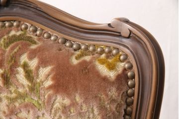 中古　美品　カリモク家具(karimoku)　domani(ドマーニ)　LouisXV(ルイXV)シリーズ　金華山張りのファブリックが高級感をエレガントな雰囲気を高めるダイニングチェア(定価約20万円)(R-050931)