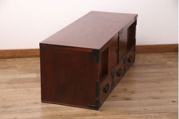 中古　美品　岩谷堂箪笥　左右対称のくっきりした木目が目を引くサイドボード(テレビ台、テレビボード、ローボード、リビングボード、収納棚)(R-050933)