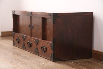 中古　美品　岩谷堂箪笥　左右対称のくっきりした木目が目を引くサイドボード(テレビ台、テレビボード、ローボード、リビングボード、収納棚)(R-050933)