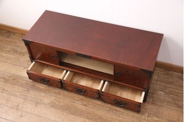 中古　美品　岩谷堂箪笥　左右対称のくっきりした木目が目を引くサイドボード(テレビ台、テレビボード、ローボード、リビングボード、収納棚)(R-050933)