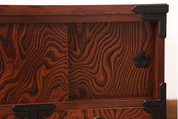 中古　美品　岩谷堂箪笥　左右対称のくっきりした木目が目を引くサイドボード(テレビ台、テレビボード、ローボード、リビングボード、収納棚)(R-050933)