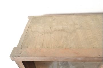 和製アンティーク　杉材　ひな壇付き　ディスプレイにもおすすめなガラス戸棚(収納棚、キャビネット、飾り棚、リビングボード)(R-050937)