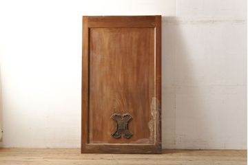 和製アンティーク　新潟産　総ケヤキ材一枚板　恵比寿天の金具が縁起の良い蔵戸(引き戸、建具、玄関戸)(R-050939)