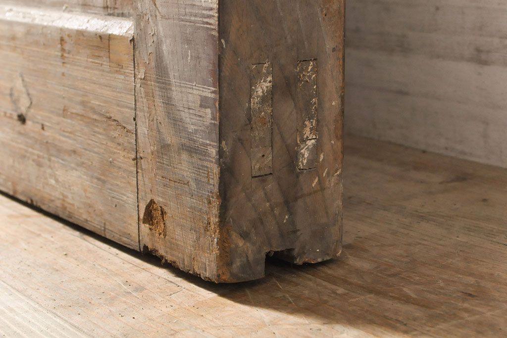 和製アンティーク　新潟産　総ケヤキ材一枚板　恵比寿天の金具が縁起の良い蔵戸(引き戸、建具、玄関戸)(R-050939)