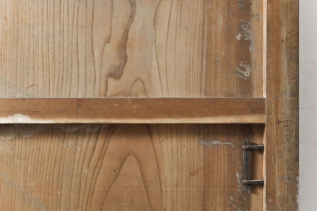 和製アンティーク　新潟産　総ケヤキ材一枚板　恵比寿天の金具が縁起の良い蔵戸(引き戸、建具、玄関戸)(R-050939)