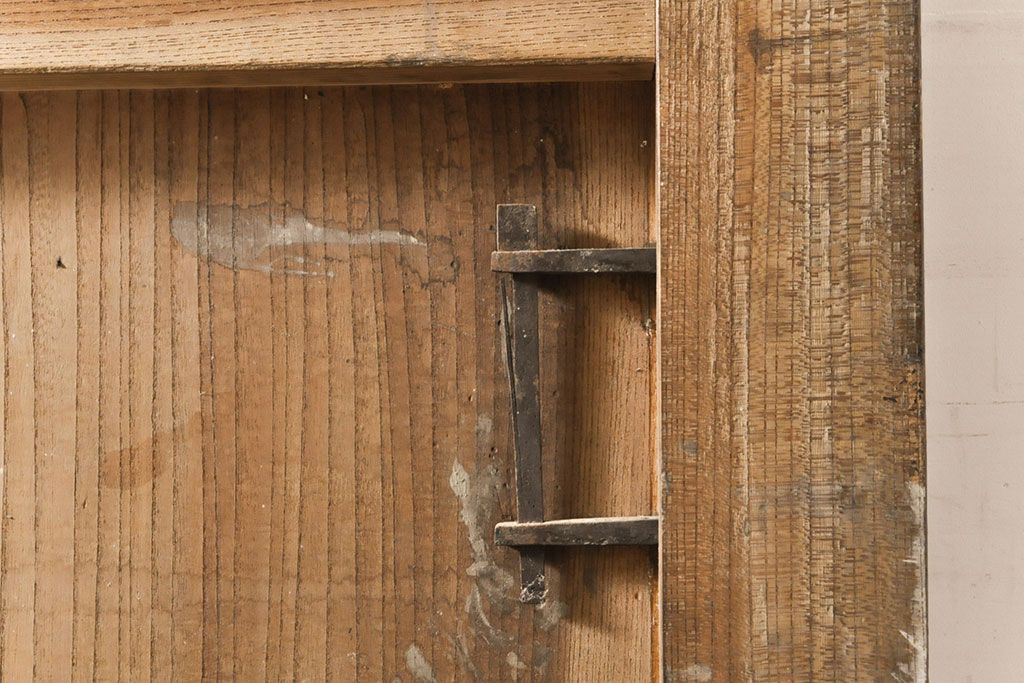 和製アンティーク　新潟産　総ケヤキ材一枚板　恵比寿天の金具が縁起の良い蔵戸(引き戸、建具、玄関戸)(R-050939)