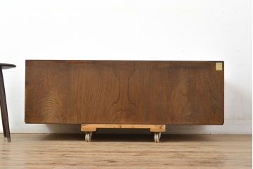 中古　美品　岩谷堂箪笥　菊幸作　ケヤキ材　左右対称の杢目が目を引くローボード(テレビボード、テレビ台、リビングボード)(R-050940)