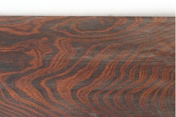中古　美品　岩谷堂箪笥　菊幸作　ケヤキ材　左右対称の杢目が目を引くローボード(テレビボード、テレビ台、リビングボード)(R-050940)