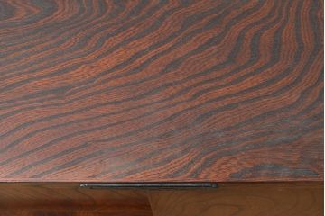 中古　美品　岩谷堂箪笥　菊幸作　ケヤキ材　左右対称の杢目が目を引くローボード(テレビボード、テレビ台、リビングボード)(R-050940)