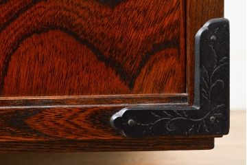 中古　美品　岩谷堂箪笥　菊幸作　ケヤキ材　左右対称の杢目が目を引くローボード(テレビボード、テレビ台、リビングボード)(R-050940)