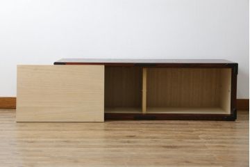 中古　美品　岩谷堂箪笥　菊幸作　ケヤキ材　左右対称の杢目が目を引くローボード(テレビボード、テレビ台、リビングボード、収納棚)(R-050941)