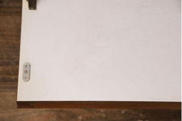 ヴィンテージ家具　イギリスビンテージ　Nathan(ネイサン)社　チーク材　スクエアのデザインがお洒落なサイドボード(収納棚、戸棚、キャビネット)(R-050944)